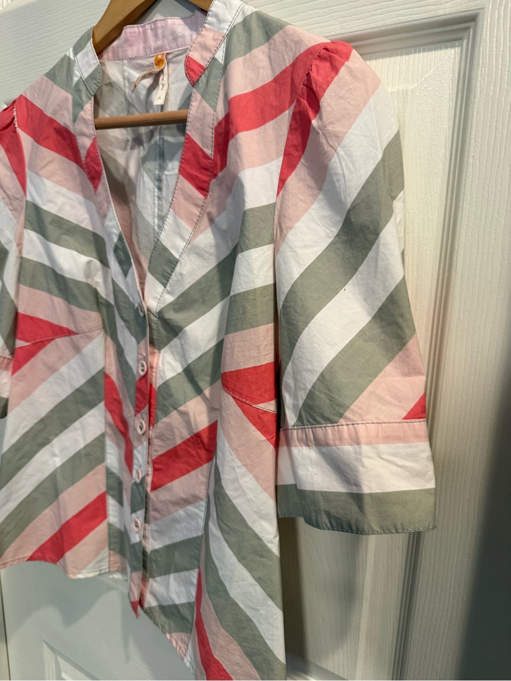Maeve Anthropologie Chevron Top with Coral Accents - Picture 6 of 11